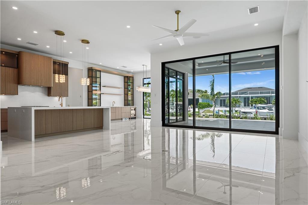 MARCO BEACH - Residential