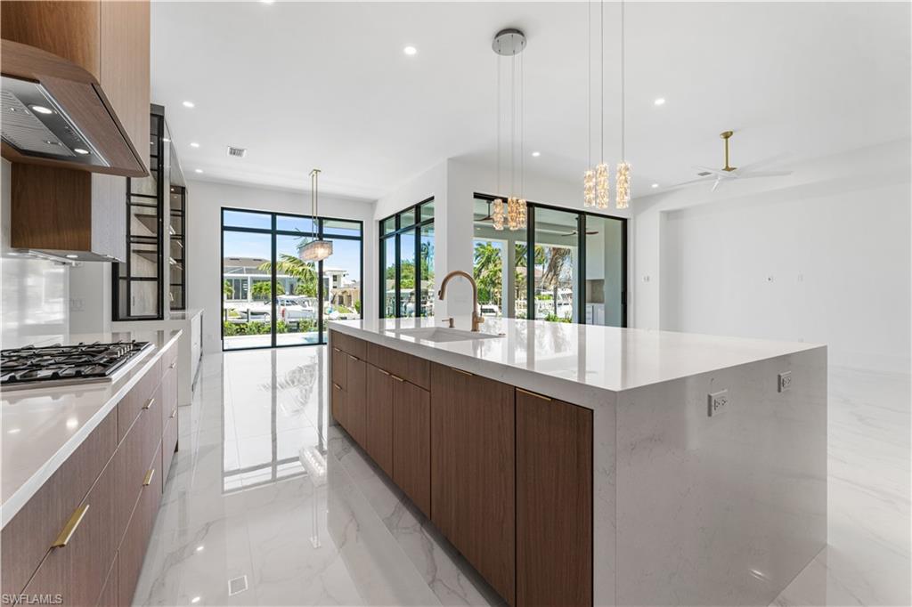 MARCO BEACH - Residential