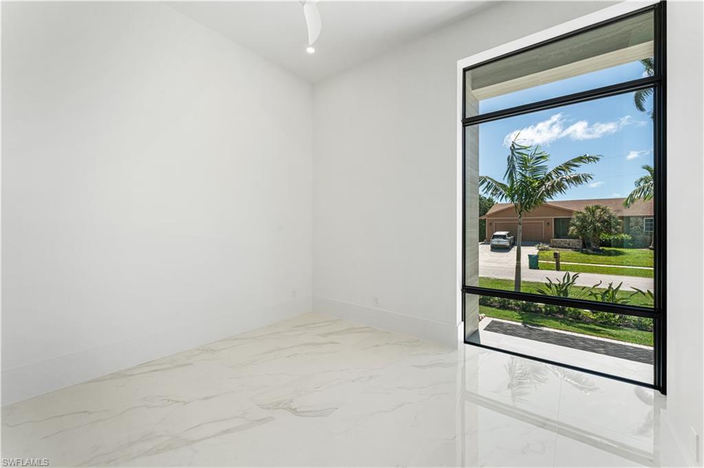 MARCO BEACH - Residential