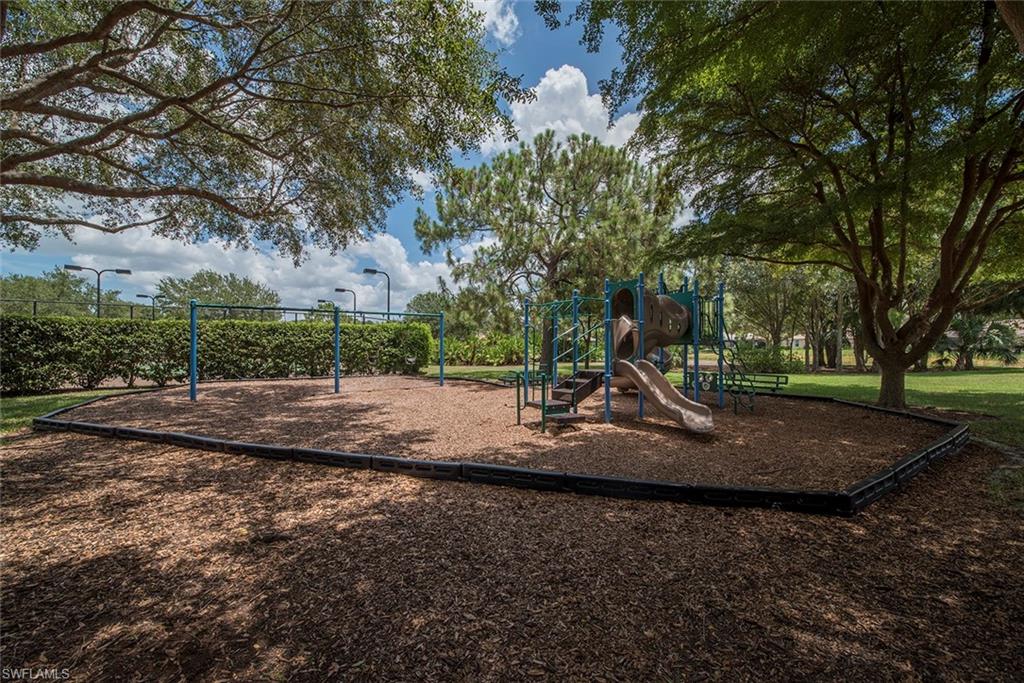 AUTUMN WOODS - Residential