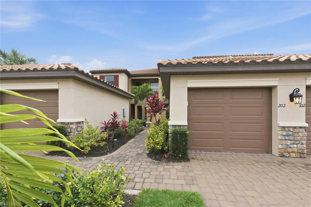 ESPLANADE - Residential