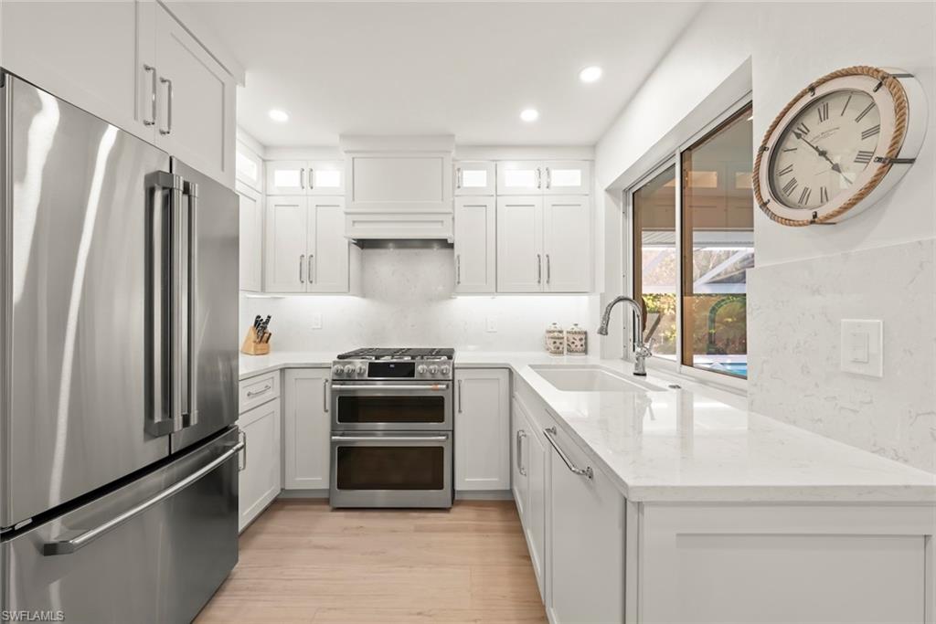 SANIBEL BAYOUS - Residential