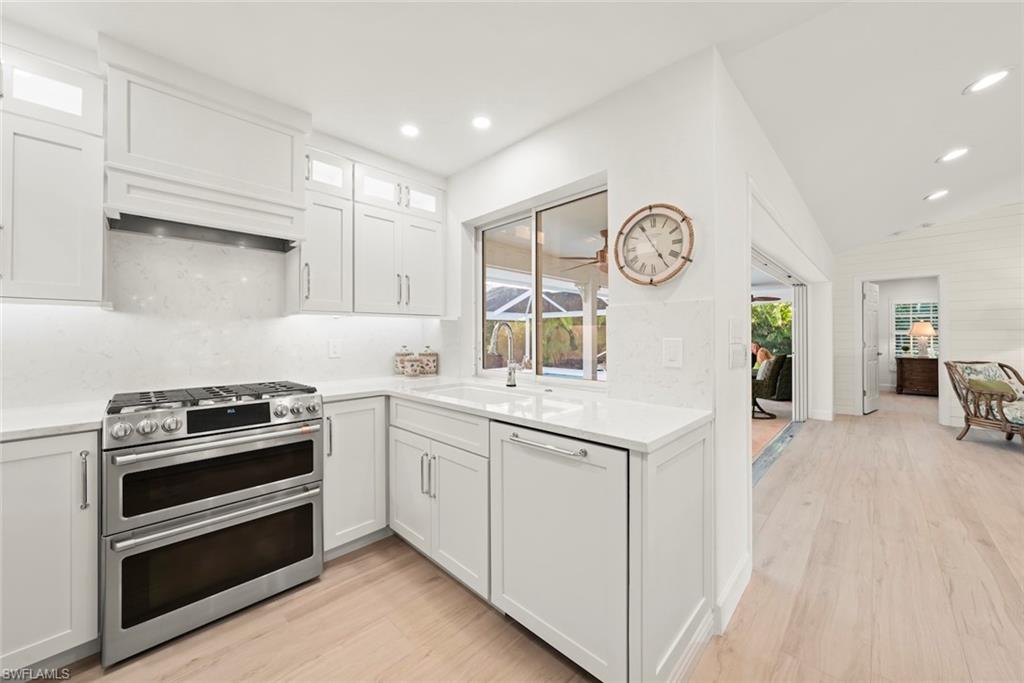 SANIBEL BAYOUS - Residential