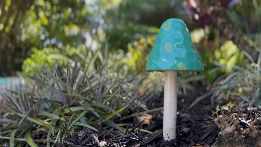 SANIBEL BAYOUS - Residential