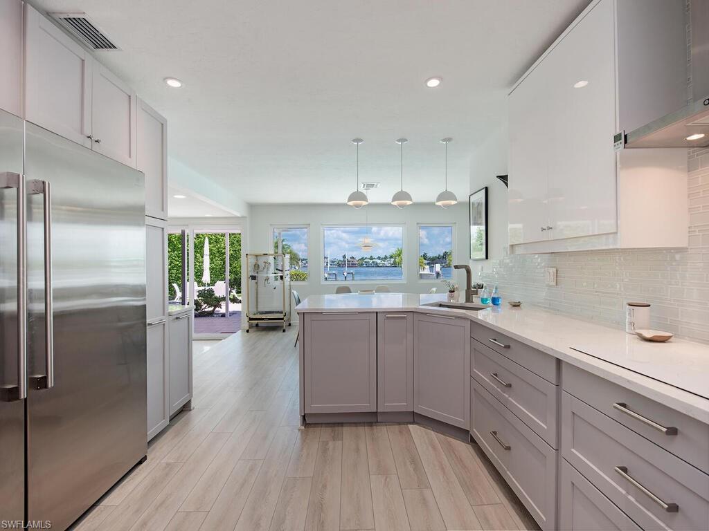 AQUALANE SHORES - Residential