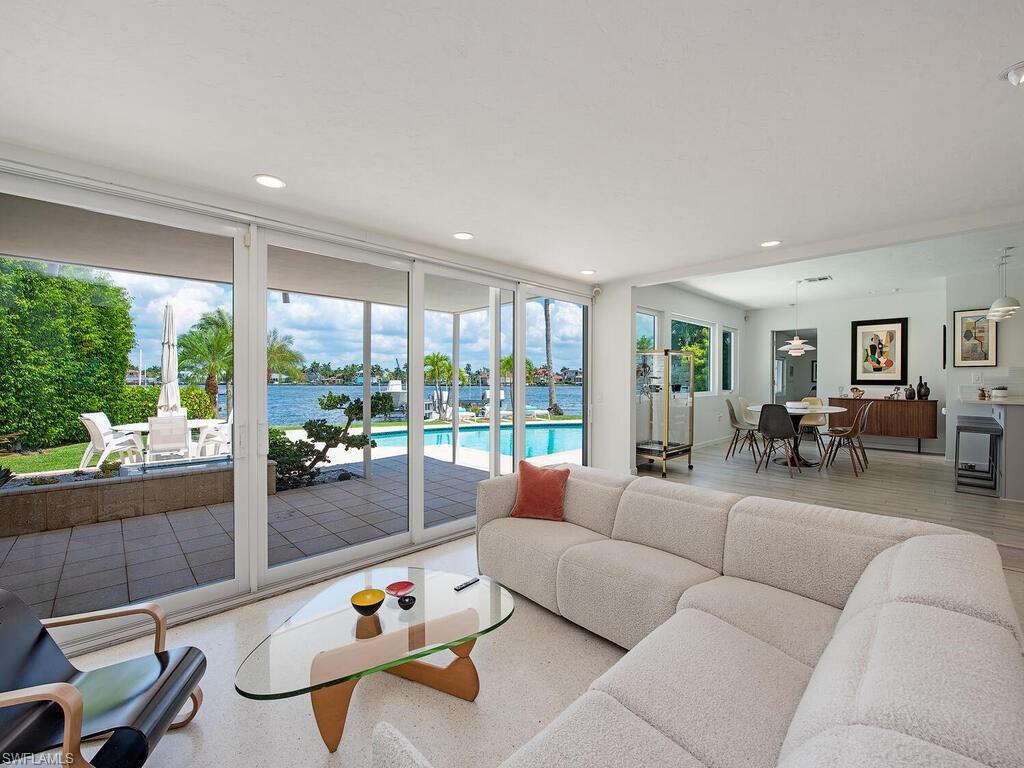 AQUALANE SHORES - Residential