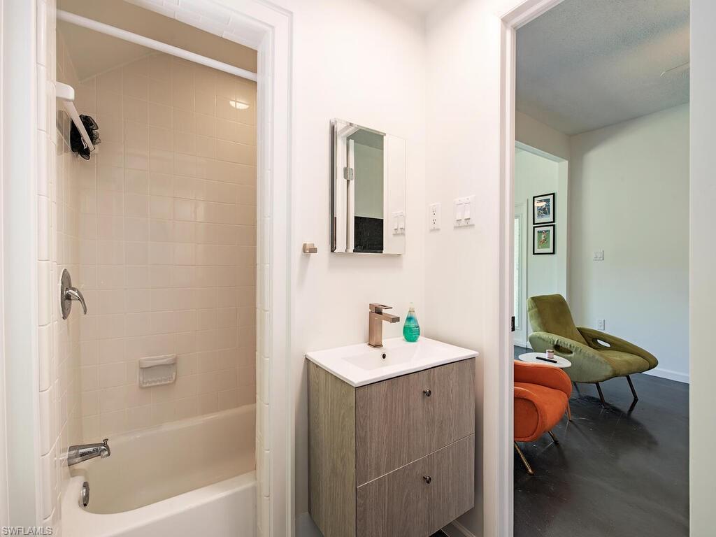 AQUALANE SHORES - Residential