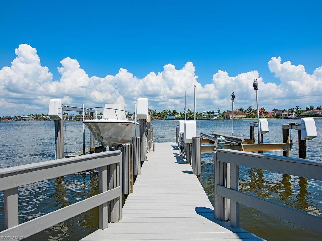 AQUALANE SHORES - Residential