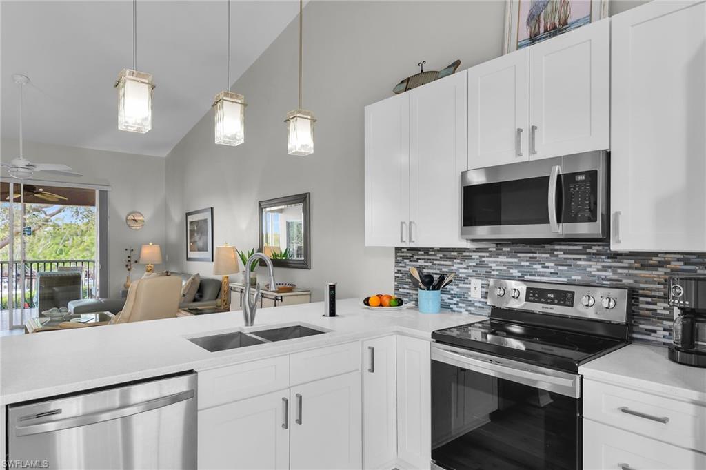 SUNSET CAY VILLAS - Residential