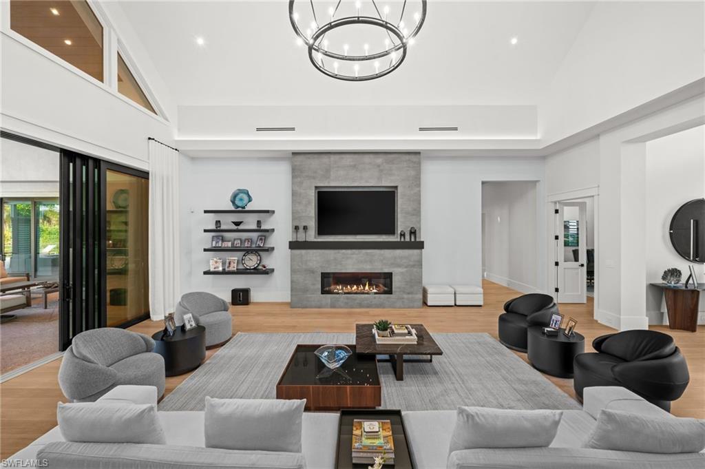 COACH HOUSE - Residential