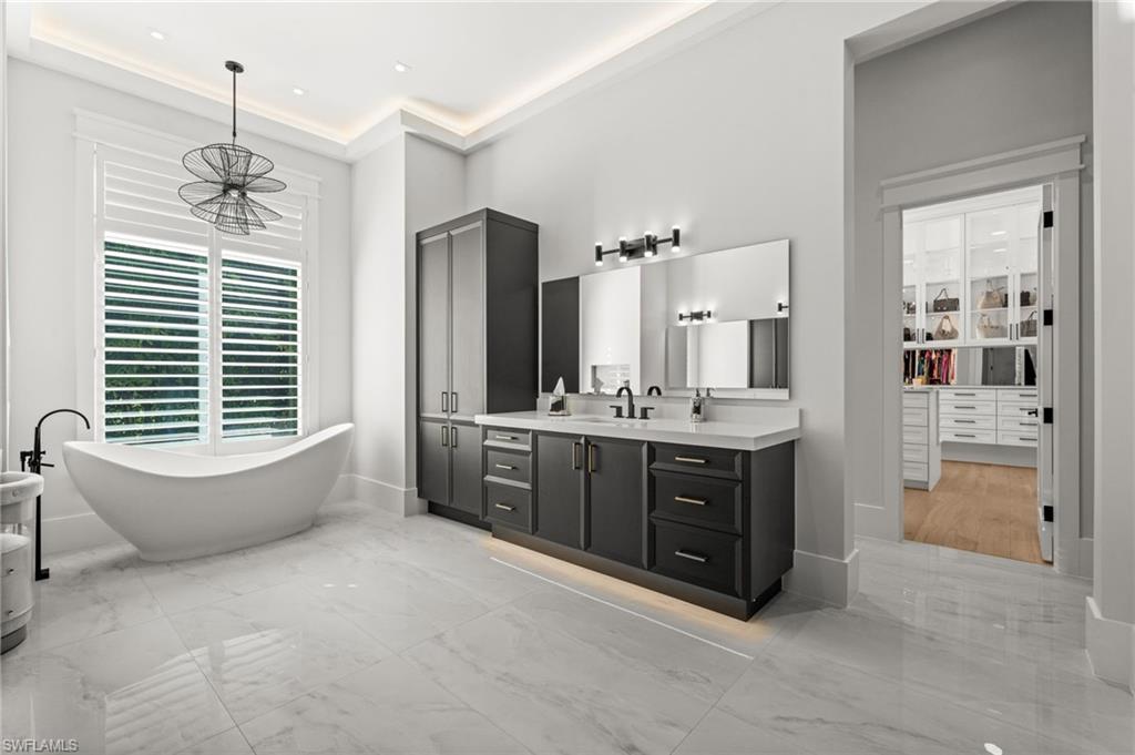 COACH HOUSE - Residential