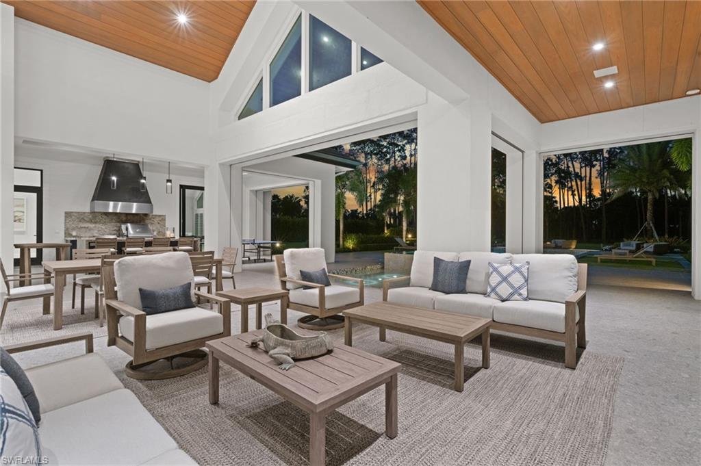 COACH HOUSE - Residential