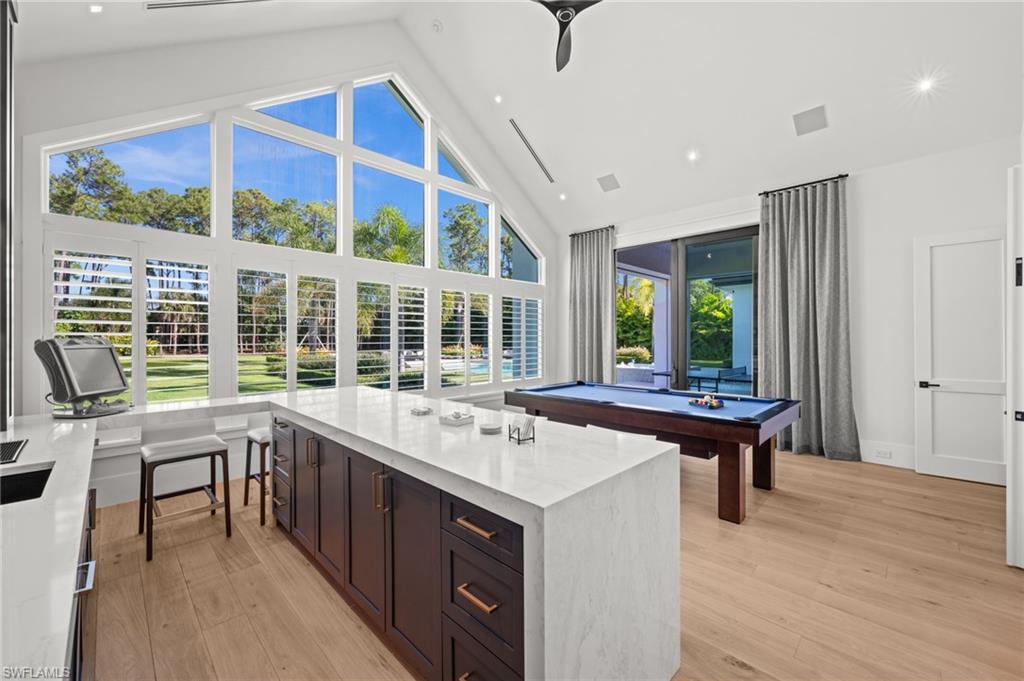 COACH HOUSE - Residential