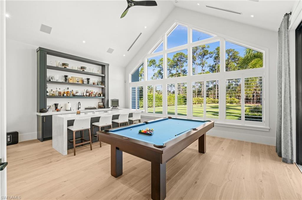 COACH HOUSE - Residential