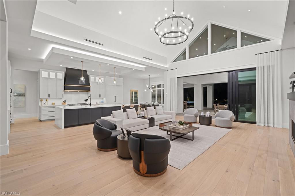 COACH HOUSE - Residential