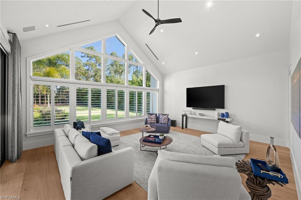 COACH HOUSE - Residential