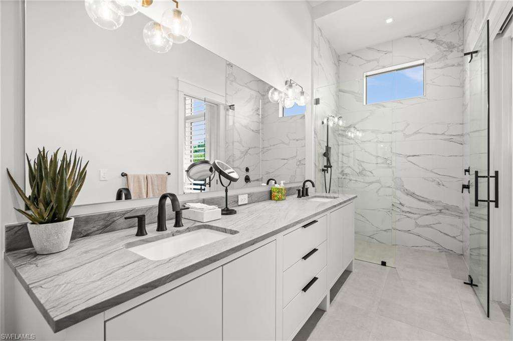 COACH HOUSE - Residential