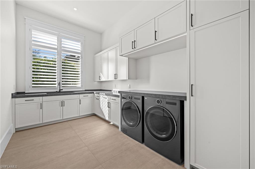 COACH HOUSE - Residential