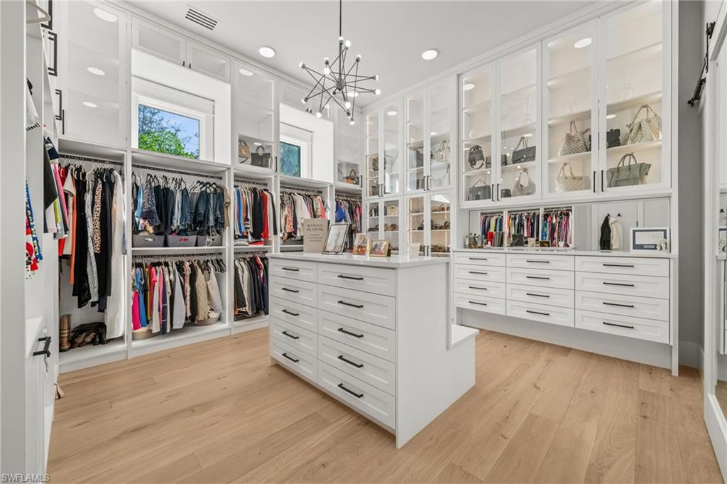 COACH HOUSE - Residential