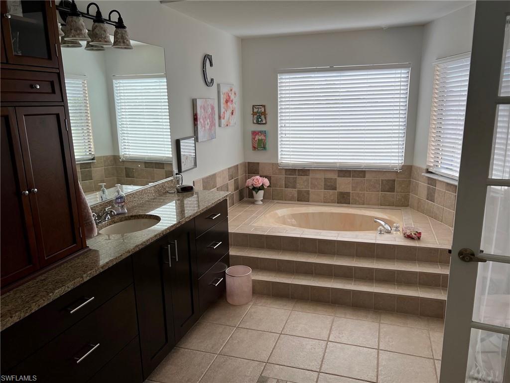 CAPE ROYAL - Residential