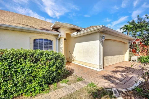 1002 SE 13th Ave, Cape Coral, FL 33990 - #: 225016877