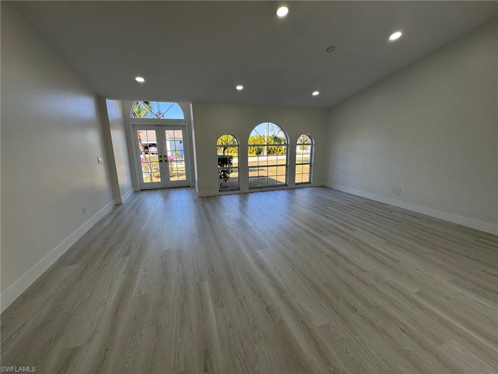 HAMPTON LAKES - Residential