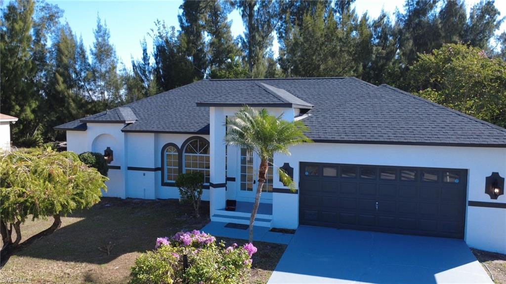 HAMPTON LAKES - Residential