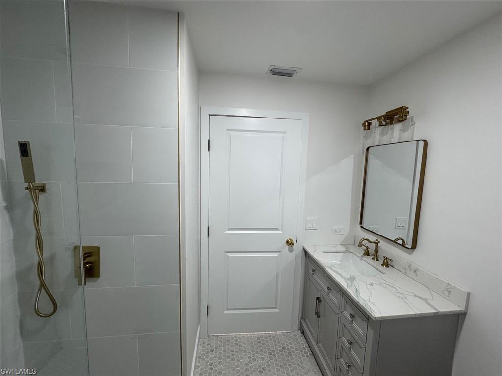 HAMPTON LAKES - Residential