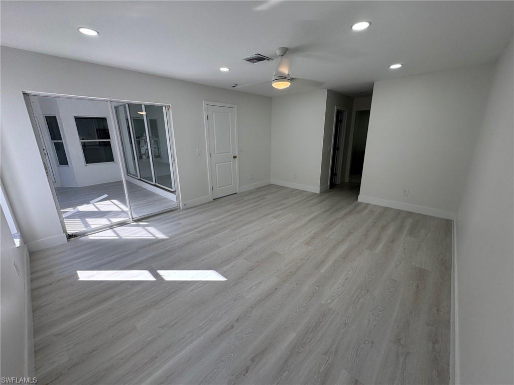 HAMPTON LAKES - Residential