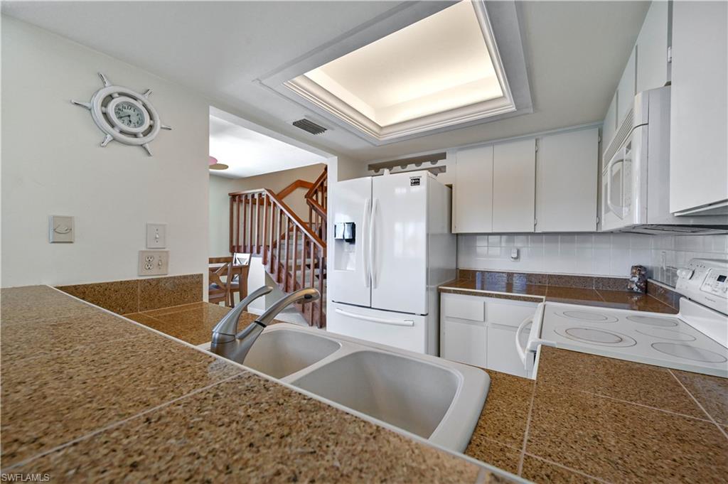 ADMIRALS WALK - Residential