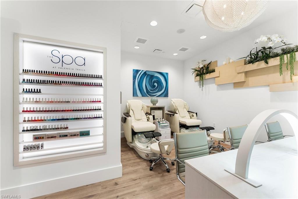 VALENCIA TRAILS - Residential