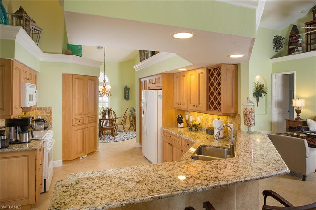 MARCO BEACH - Residential