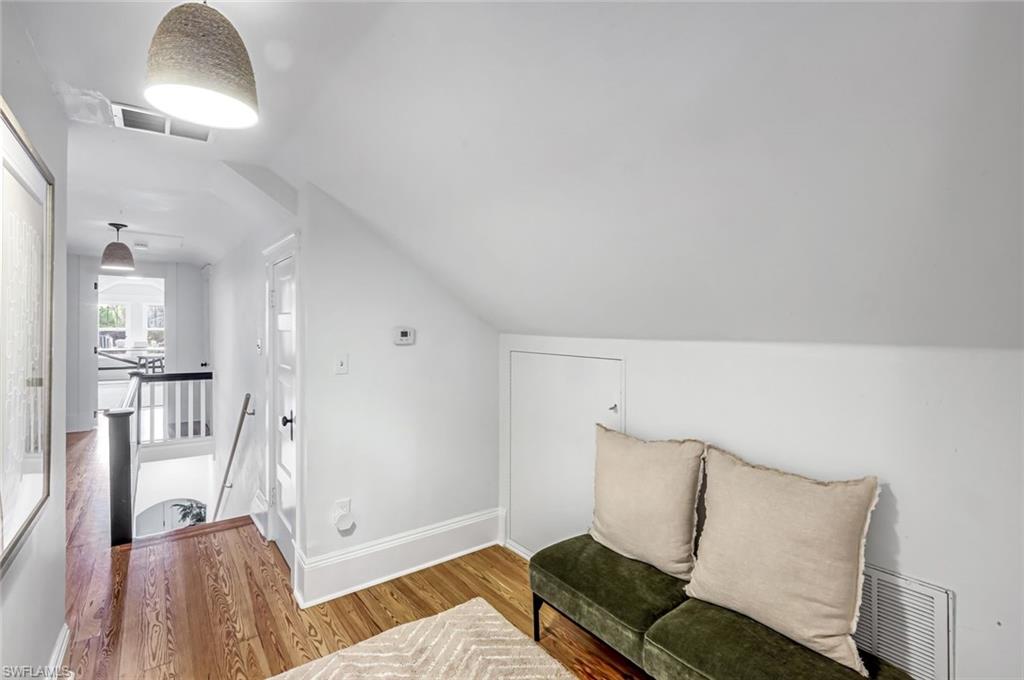 VALENCIA TERRACE - Residential