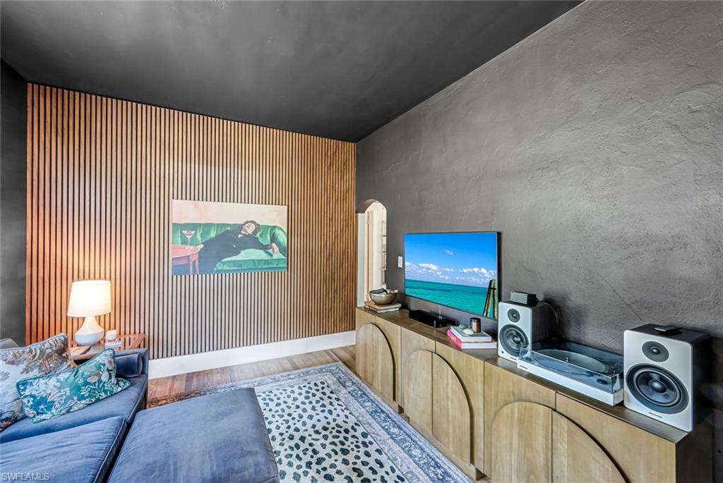 VALENCIA TERRACE - Residential