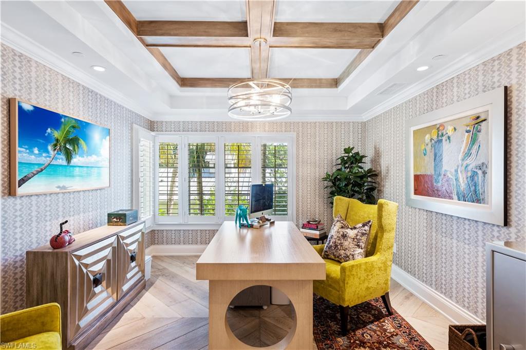 LUCAYA CAY - Residential