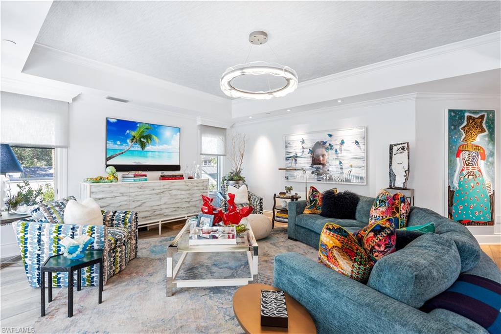 LUCAYA CAY - Residential