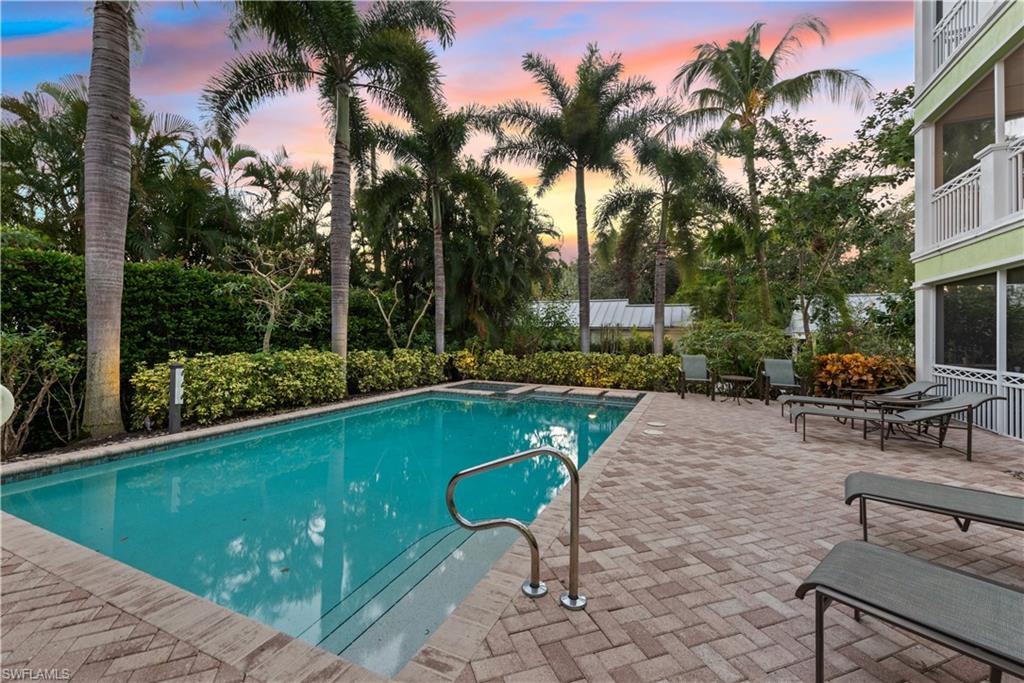 LUCAYA CAY - Residential