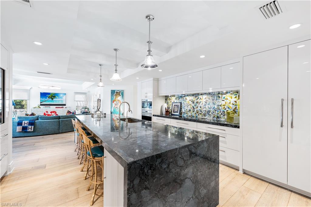 LUCAYA CAY - Residential