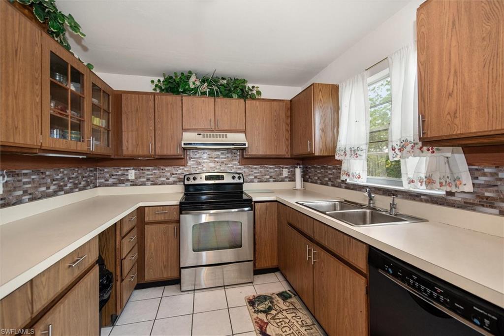 MYERLEE GARDENS CONDO - Residential