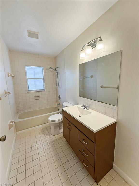 CALOOSA YACHT & RACQUET CLUB - Residential Lease