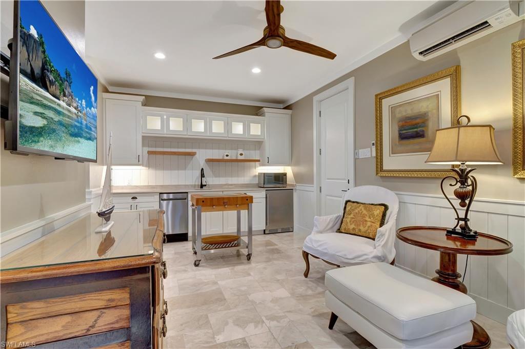 HIDEAWAY BEACH - Residential