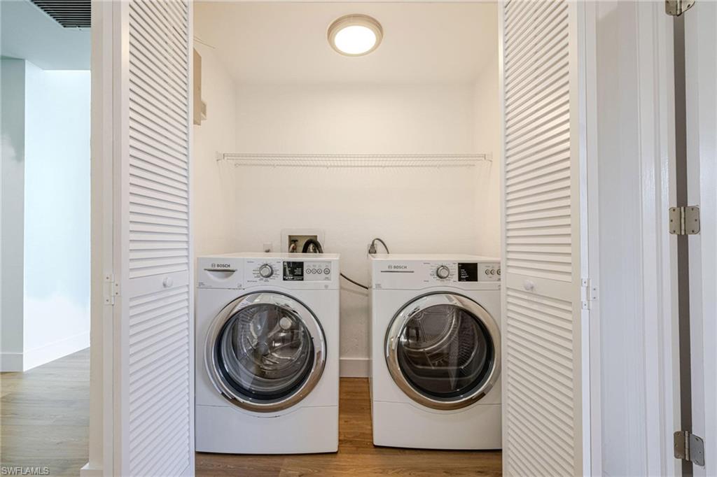 NAPLES TWIN LAKES - Residential