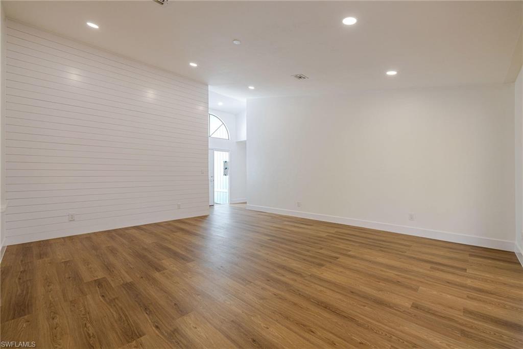 NAPLES TWIN LAKES - Residential