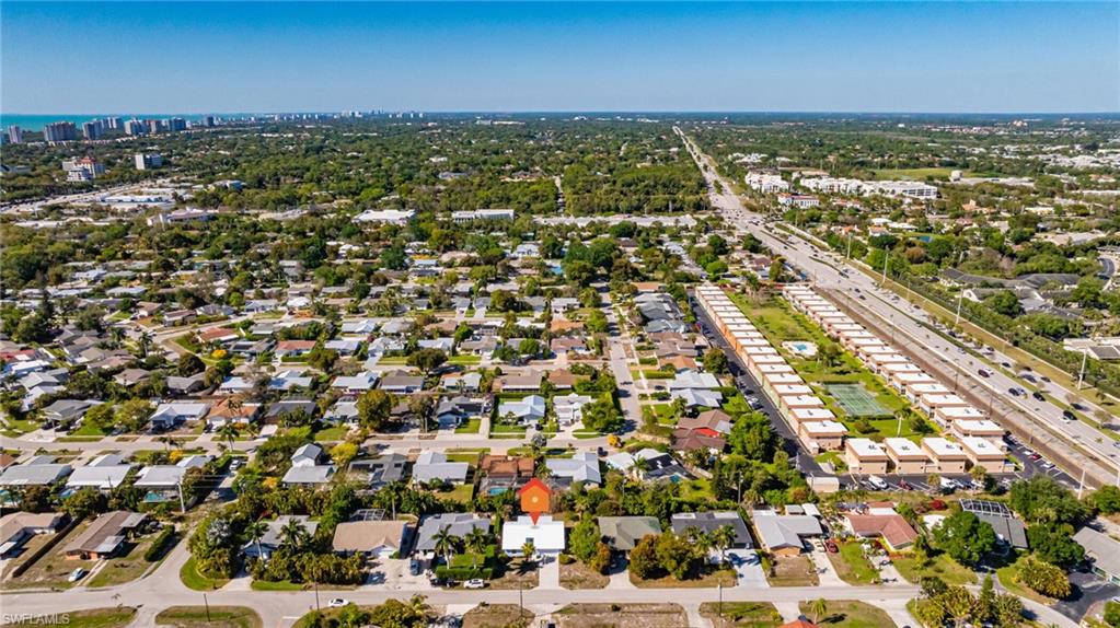 NAPLES TWIN LAKES - Residential