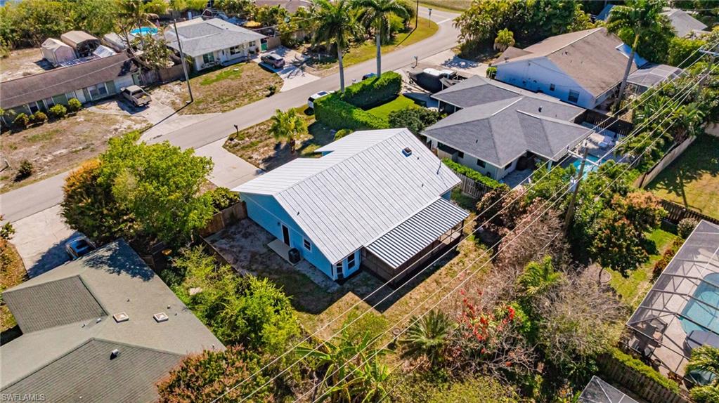 NAPLES TWIN LAKES - Residential