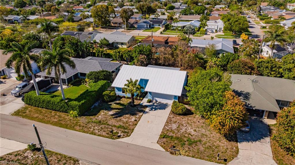 NAPLES TWIN LAKES - Residential