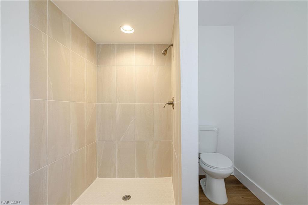 NAPLES TWIN LAKES - Residential