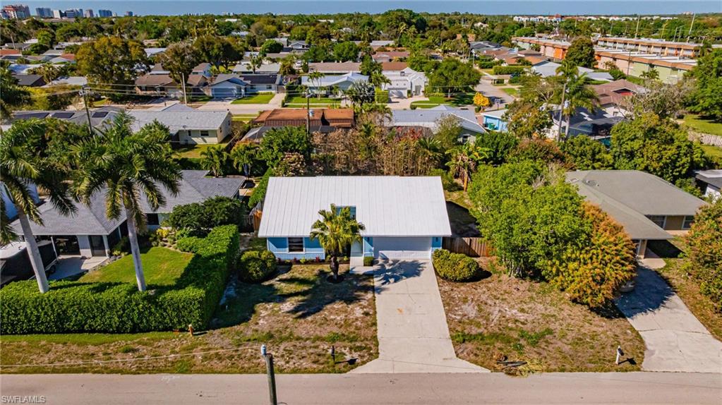 NAPLES TWIN LAKES - Residential