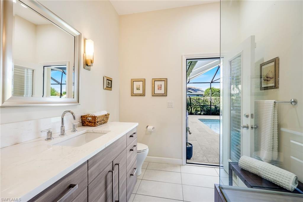 LONGSHORE LAKE - Residential