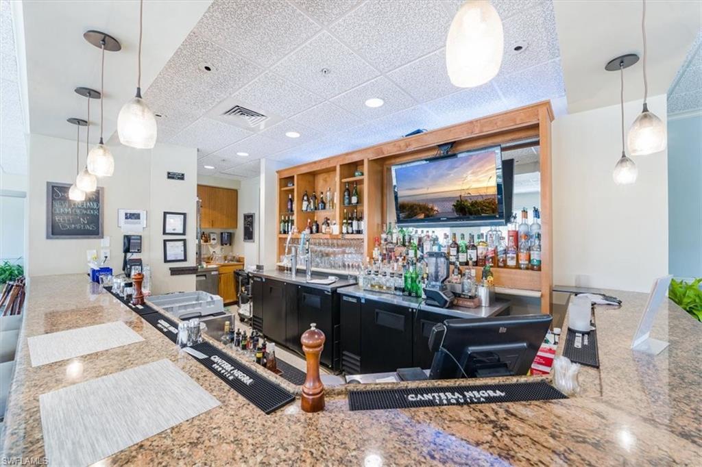 LONGSHORE LAKE - Residential